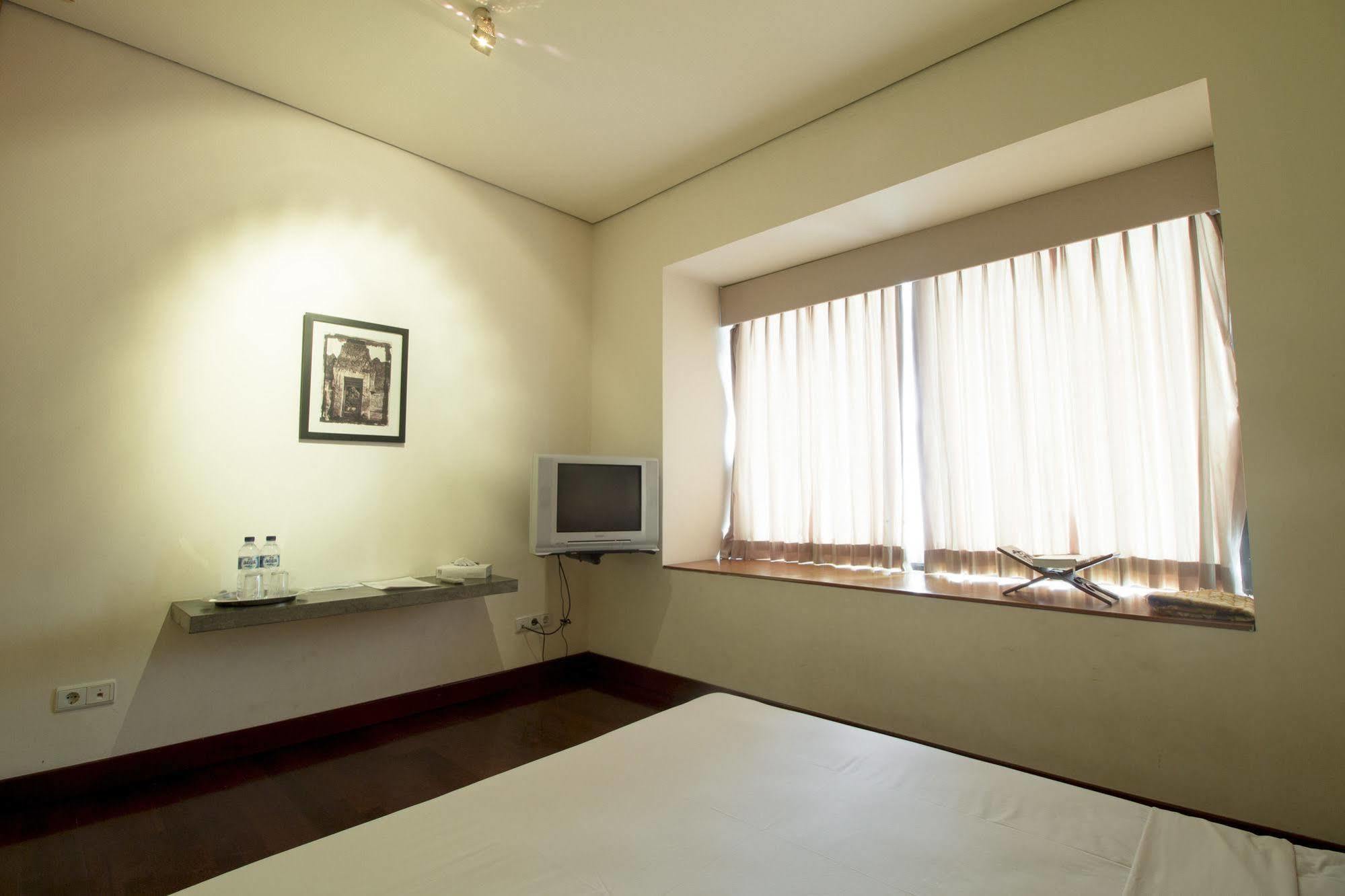 Reddoorz @ Gegerkalong Girang Hotel Bandung Exterior photo